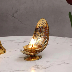 Huile de laiton Diya élégance intemporelle pour les rituels spirituels Bougeoir d'inspiration vintage Diya en laiton antique pour les occasions festives - Product Image 2