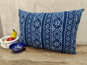 100% Coton Voile Indigo Rectangulaire Oreiller Housse de Coussin Main Bloc Imprimé sur le Devant Dos Anti-Bactéries 35x55cm pour Usage Domestique - Product Image 3