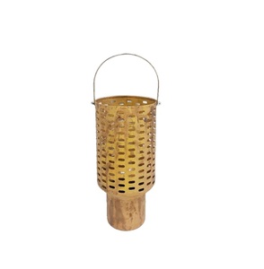 Lanterne à bougie en métal de fer de conception unique avec la finition d'or pour la maison et la décoration de mariage - Product Image 3