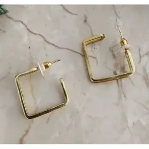 Pendientes de Aro y con Perno de Latón Hechos a Mano, Chapados en Oro, con Circonita y Perla - Product Image 4