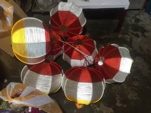 Belle lanterne ronde en soie vietnamienne peinte à la main sur bambou - Product Image 5