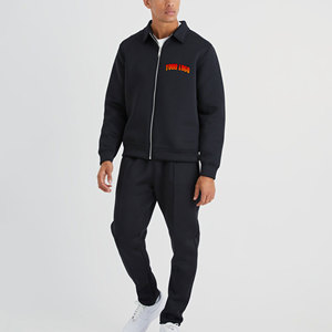 Fabricant de vêtements – Survêtements vintage d'hiver à capuche pour hommes avec logo brodé et impression par transfert thermique personnalisée, coupe évasée - Product Image 1
