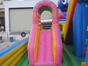 Structure gonflable PVC Thème Pieuvre : Aire de Jeu et de Glisse pour Usage Commercial Extérieur - Product Image 2
