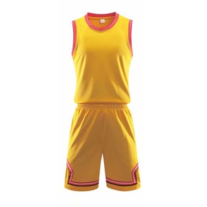 2025 uniforme de baloncesto profesional Material duradero poliéster hecho antiarrugas uniformes de baloncesto para hombres logotipo y diseño personalizados - Product Image 1