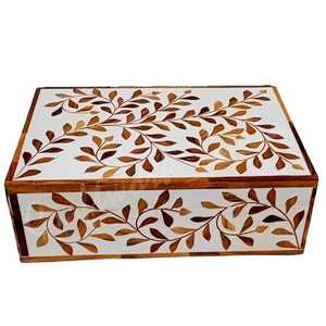 Caja de almacenamiento de joyas decorativas con incrustaciones de resina y hueso hechas a mano - Product Image 1