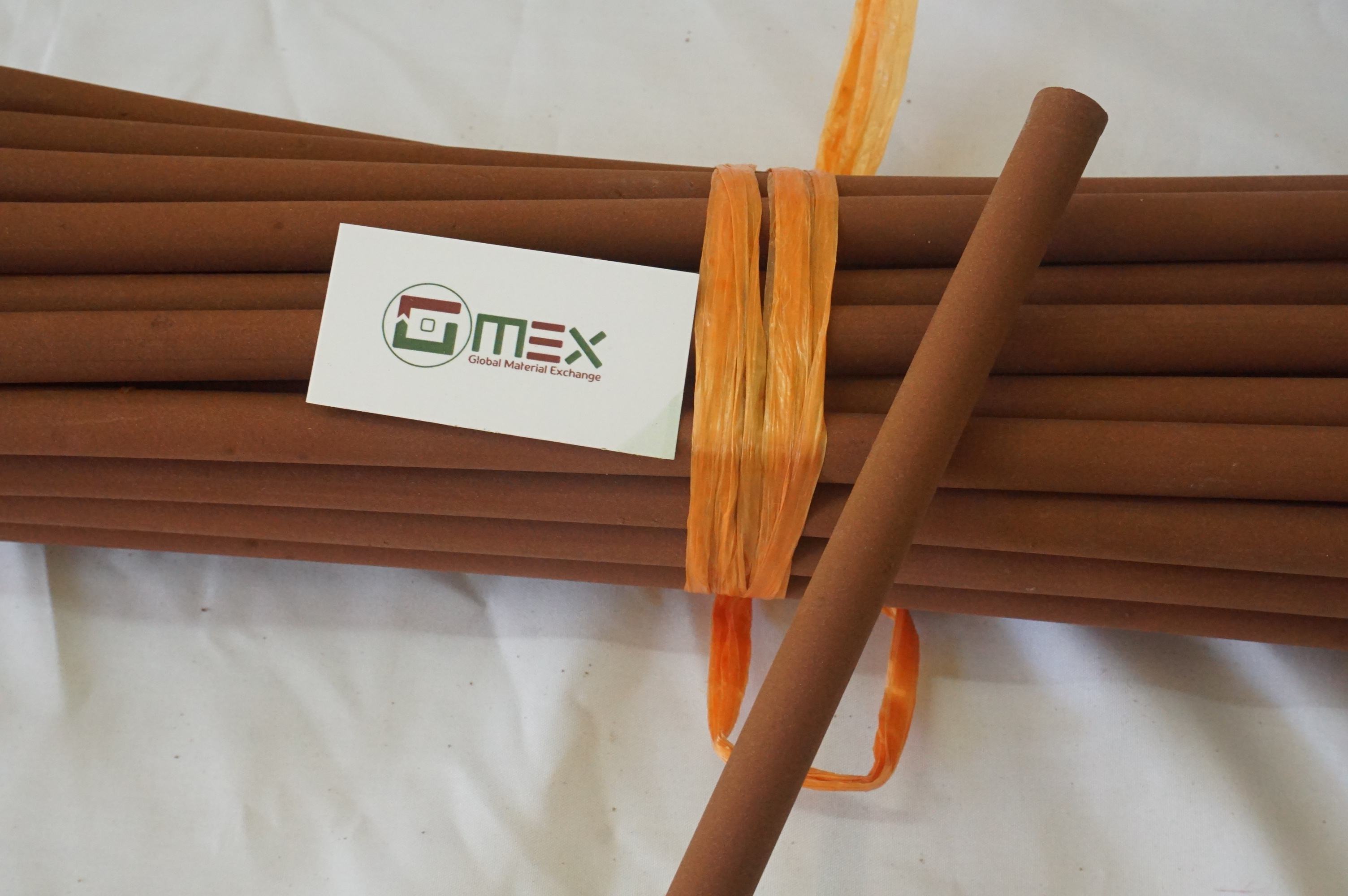 สีน้ำตาล