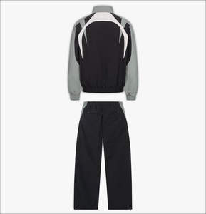 Chaqueta Deportiva Cortavientos de Invierno Personalizada para Hombre |   Conjunto de 2 piezas de ropa urbana con capucha, ligero, de nailon y con cremallera |   Ropa Deportiva de Alta Calidad - Product Image 5