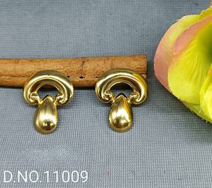 ต่างหูทรงโบราณสีทองและต่างหูแบบติดหู SKU 11009 - Product Image 1