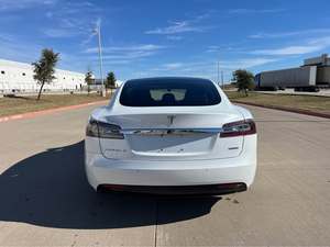 Buena Oferta para un Te-sla Model S Plaid 2021 Premium con más de 1000 Caballos de Fuerza - Product Image 3