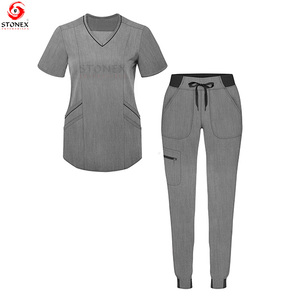 Ensembles de gommage médical unisexe de haute qualité Style solide et décontracté avec logo de marque personnalisé et tissu de jersey brodé Prix de gros - Product Image 3