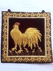 Colgante de pared de pavo real bordado a mano 2025 tapiz de terciopelo decorativo indio Zari espejo trabajo exportación calidad evaluación - Product Image 3