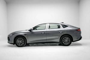 Nouvelle voiture certifiée, zéro kilomètre/km/h, et d'une propreté exceptionnelle, gris élégant, modèle 2025, Qin L Dm-I Leading 1.5L Hybride (Essence/Électrique) - Product Image 5