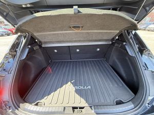 Soigneusement Utilisé 2022 To _ yo _ ta Co-ro-lla Hatch_back SE FWD - Product Image 3