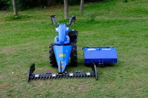 รถแทรกเตอร์ฟาร์ม 4WD 70 แรงม้า ผลผลิตสูง พร้อมเกียร์ขับเคลื่อน เครื่องยนต์ เกียร์ และปั๊ม - Product Image 2