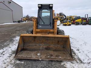 Minicargadora sobre orugas Case 95XT de 2002: Potencia compacta y confiable para sitios de trabajo versátiles - Product Image 5