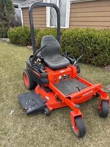 รถตัดหญ้าแบบ Zero Turn Wheel Tractor ขนาด 21 แรงม้า เครื่องยนต์เบนซิน ใบมีดตัดหญ้ากว้าง พร้อมถังเก็บหญ้าด้านหลัง สำหรับพื้นที่เพาะปลูกและสวนผลไม้ - Product Image 2