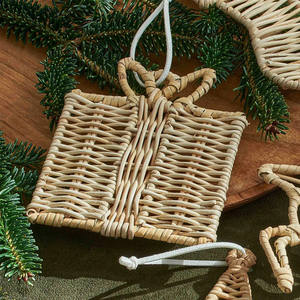 Venta al por mayor de medias de ratán natural para la decoración del árbol de mimbre calcetín vintage árbol de Navidad adornos colgantes 2024 decoración de temporada - Product Image 4