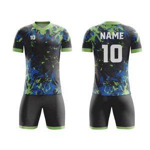 Vente en gros de maillots de football en polyester à séchage rapide Ensembles d'uniformes de football au design personnalisé Kit complet de vêtements de sport Uniforme de football - Product Image 1