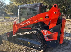 Tractor usado Kubota SVL 75-2 sobre orugas 4WD con máquina de construcción con cargador frontal - Product Image 3