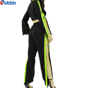 Ensemble de survêtement streetwear d'hiver pour femmes, logo personnalisé, boutons-pression intégrés, pantalon de jogging long à coupe courte, 2 pièces, polaire écologique - Product Image 2