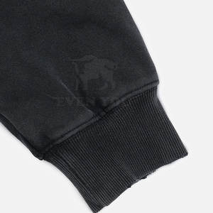 Sudadera con capucha brillante con pedrería para unisex, ligera y elegante con detalles de piedras reflectantes. - Product Image 5