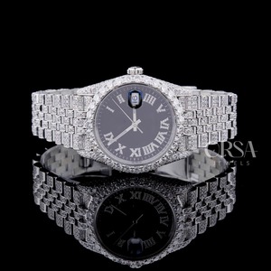 Reloj de pulsera de diamante de moissanita personalizado de alta demanda, ajuste de piedra completo, cuarzo resistente al agua para hombres disponible para la venta - Product Image 1