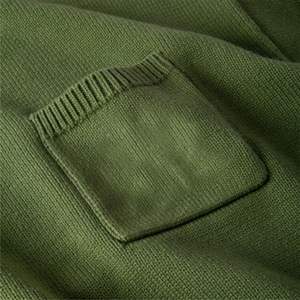 Mariner Sweater Green: vibrant mais subtil, ce pull respirant et confortable est côtelé pour un look décontracté et soigné. - Product Image 2