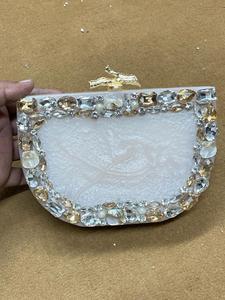 Pochettes en résine de couleur bleu océan sur mesure avec cristaux embellis pour les magasins d'accessoires de mode pour la revente - Product Image 2