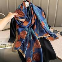 Fabrication en gros de foulards design personnalisé étoles pour dames hijabs en mousseline de soie polyester imprimé de marque de luxe