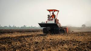 HOGICO 75VN 70HP Tractor sobre orugas de alta resistencia 4WD Tractor agrícola de pista de goma para terrenos húmedos, arrozales y labranza - Product Image 6