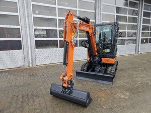 Mini-excavatrice Hitachi ZX33U-6, moteur Yanmar 24,4 CV, 3,5 tonnes, excavatrice sur chenilles à rotation zéro - Product Image 5