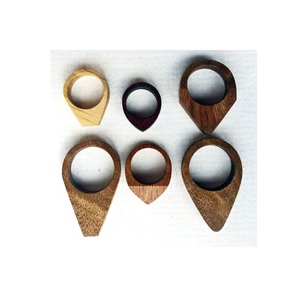 Anneaux de serviette en bois classiques conçus pour les tables à manger élégantes, les rassemblements festifs, les fêtes, les hôtels, les restaurants et les maisons - Product Image 3