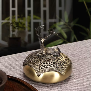 Brûleur d'encens Chirag Design en laiton antique avec gravure florale vintage pour support Bakhoor & Dhoop - Product Image 4