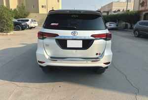 Fortuner GX SUV 6 Plazas Diésel Turbo Cuero R18 Interior Claro Equipamiento Completo 2024 Sin Accidentes y con Garantía - Product Image 2