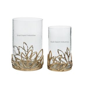 Bougeoir de forme ronde en aluminium et verre Golden Hurricanes avec conception de feuille pour décor de table de fête d'événement à la maison - Product Image 1