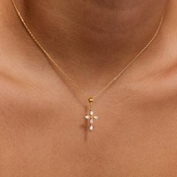 Collar de cadena con cruz cristiana de plata de ley 925 con baño de oro de 18k y diamantes cultivados en laboratorio, ideal para regalo de fiesta