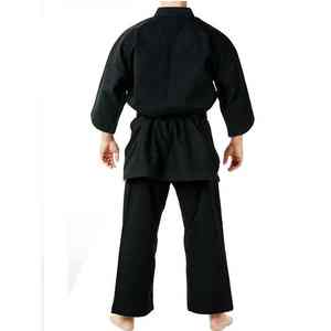 Uniforme de karate reforzado diseñado para resistir golpes fuertes, patadas y sesiones de entrenamiento repetitivas con facilidad. - Product Image 3