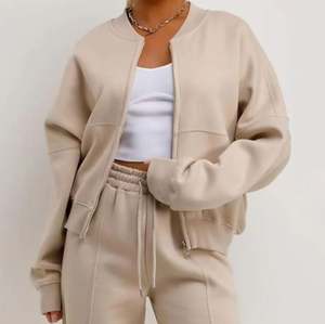 Ensemble de survêtement bleu marine pour femmes avec rayures, veste élégante et pantalon large, tenue décontractée confortable pour se détendre - Product Image 3