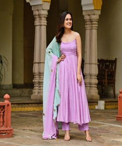 ชุดเดรสผ้าไหม georgette ราคาไม่แพง-ชุดเทศกาลหนักกับเย็บปักถักร้อย Chinon - Product Image 6