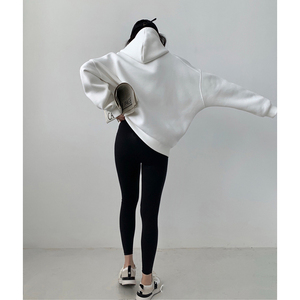 Pull à capuche doublé de haute qualité brodé sur mesure pour femmes avec poches avant 100% coton biologique écologique - Product Image 3