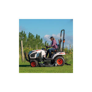 Mini tractor Bobcat usado de 24HP, mini tractor fiable de confianza para trabajos ligeros de preparación del suelo y paisajismo - Product Image 6