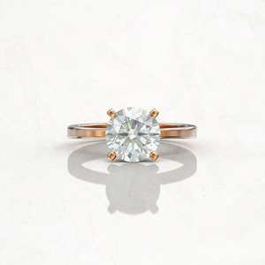 Elegante anillo de oro de 18 quilates de compromiso de moissanita redondo de 1.50Ct con ajuste clásico de 4 puntas, joyería nupcial, Fabricante Mayorista - Product Image 4
