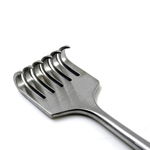 เครื่องมือผ่าตัดแบบใช้มือยี่ห้อ ENGR TRADERS CO. ได้รับการรับรองมาตรฐาน CE ความยาว 21.5 ซม. ผลิตจากสแตนเลสสตีล ยี่ห้อ Volkmann รุ่น Wound Retractor คุณภาพสูง - Product Image 3