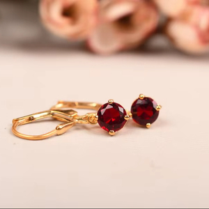 Boucles d'oreilles pendantes en argent sterling 925 plaqué or 14 carats avec grenat, bijoux de naissance, élégantes boucles d'oreilles pendantes en grenat, cadeau pour femme - Product Image 1