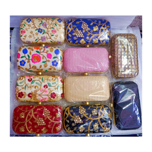 กระเป๋าคลัทช์งานปักมือประดับหินหลากสีสไตล์อินเดียสำหรับงานเลี้ยงกลางคืน งานแต่งงาน งานปาร์ตี้ ของผู้หญิง รุ่นใหม่ล่าสุดจากผู้ค้าส่งชาวอินเดีย - Product Image 3