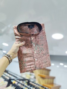 La <span class=keywords><strong>nuova</strong></span> <span class=keywords><strong>collezione</strong></span> KURTA è arrivata con un modello solido e stampa digitale con un LOOK tradizionale in morbida seta pura - Product Image 2