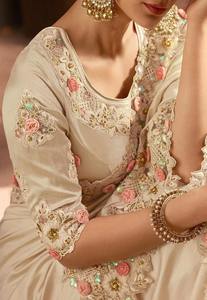 Evergreen Design, dernier fabricant de saree et de chemisiers en soie brodée scintillante de Surat, Inde - Product Image 3