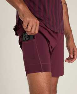 Uniforme de ropa deportiva de tenis informal ecológica de poliéster 100% para hombres y mujeres con nombre de equipo personalizado y logotipo en la parte delantera y pantalones cortos - Product Image 3