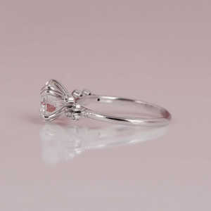 Anillo de diseño Floral de moda de 1,8-2,15 quilates chapado en oro sólido de 14KT para mujer - Product Image 2