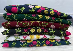 Vente chaude fantaisie manches motif avant côté broderie col rond genou longueur Kurti pour événement sortant et festif spécial à vendre - Product Image 5